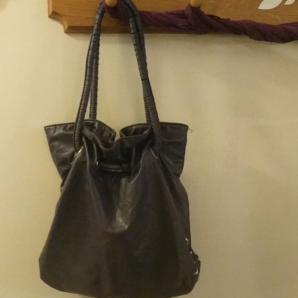 Handbag - Picture 2 of 3